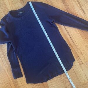 Michael Lauren blue, ribbed long sleeve tee .
Size is Medium.